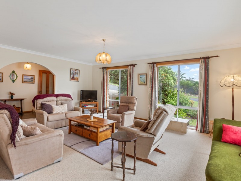 18 Stafford Crescent, Tathra NSW 2550
