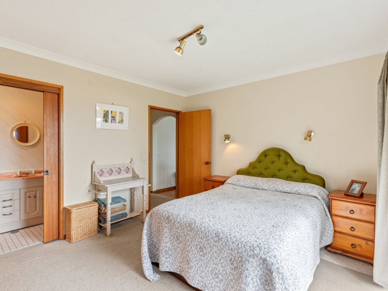18 Stafford Crescent, Tathra NSW 2550