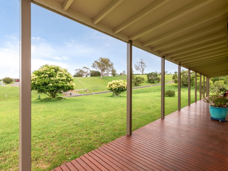 11 Wattle Place, Bega NSW 2550