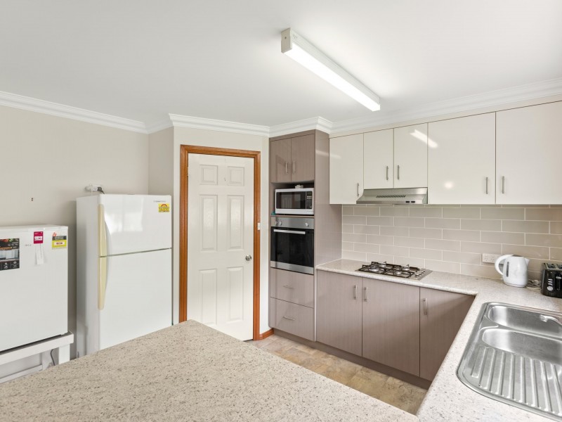 11 Wattle Place, Bega NSW 2550