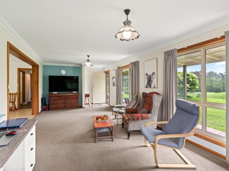 11 Wattle Place, Bega NSW 2550