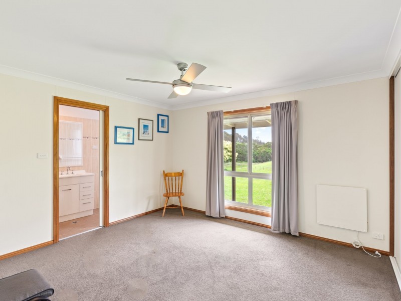 11 Wattle Place, Bega NSW 2550