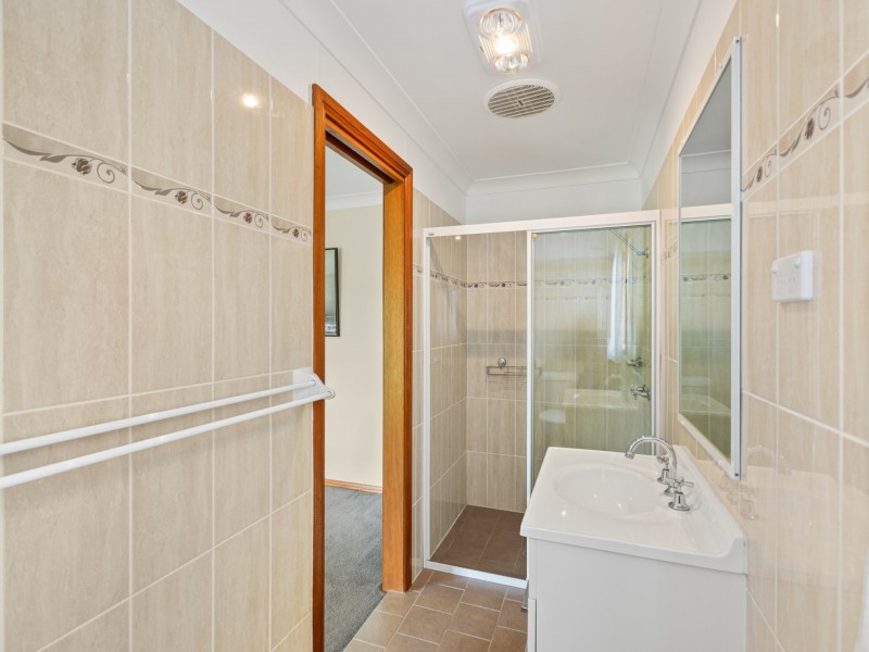 11 Wattle Place, Bega NSW 2550