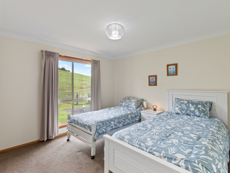 11 Wattle Place, Bega NSW 2550