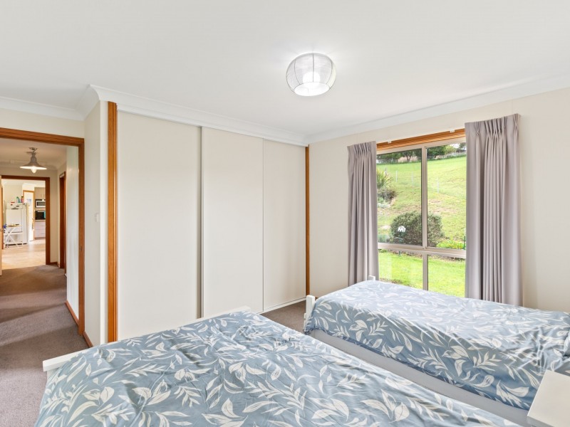 11 Wattle Place, Bega NSW 2550