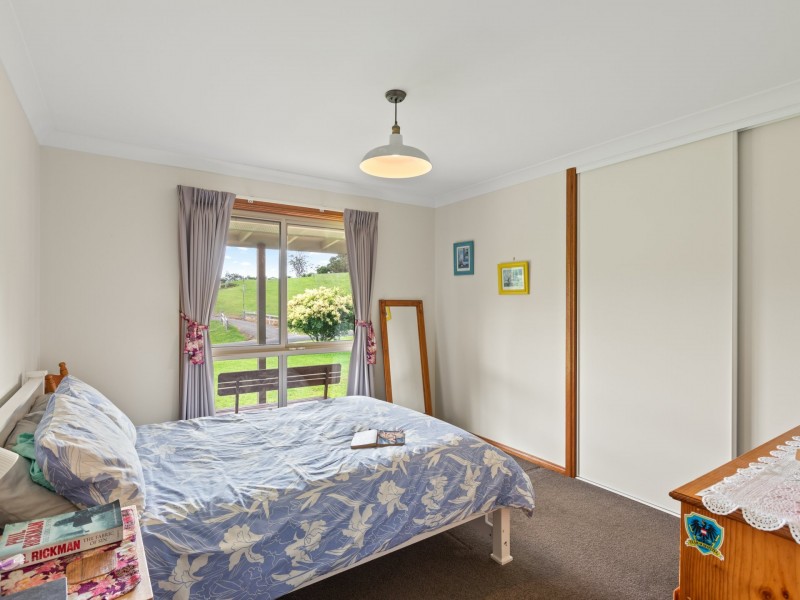 11 Wattle Place, Bega NSW 2550