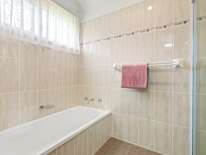 11 Wattle Place, Bega NSW 2550