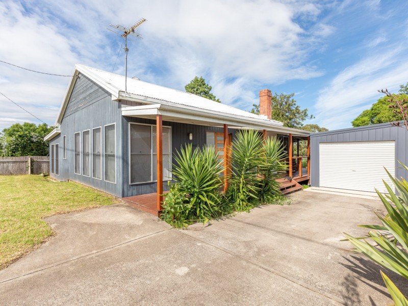 15 Mecklenberg Street, Bega NSW 2550