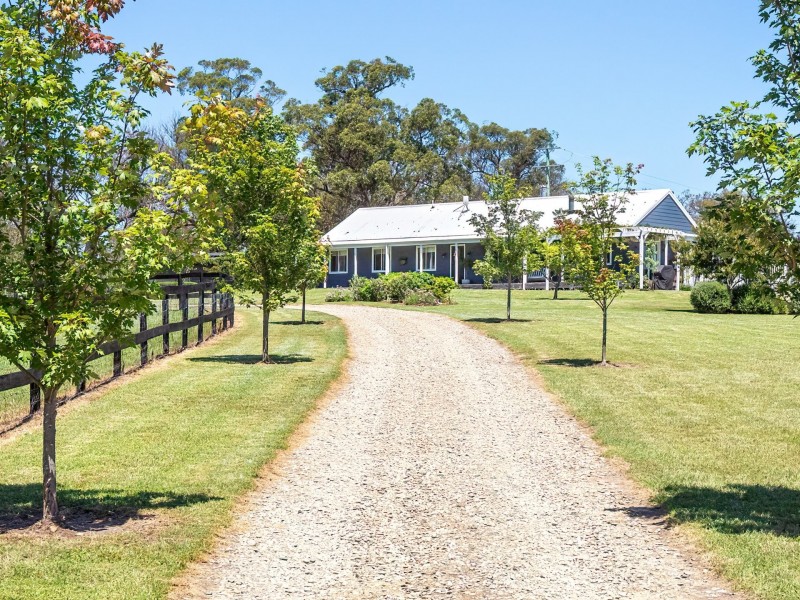 127 Rosedale Lane, Bega NSW 2550