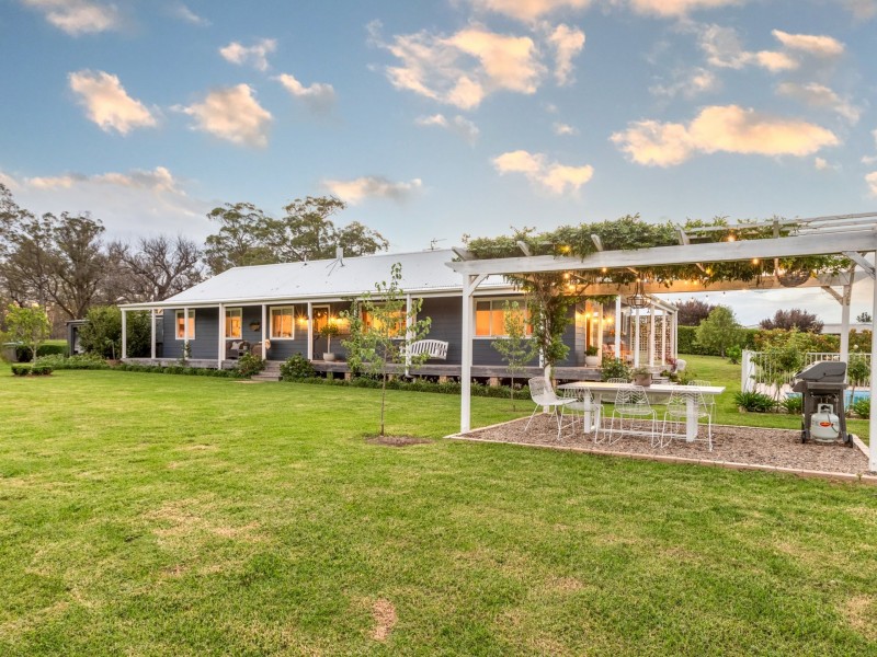 127 Rosedale Lane, Bega NSW 2550