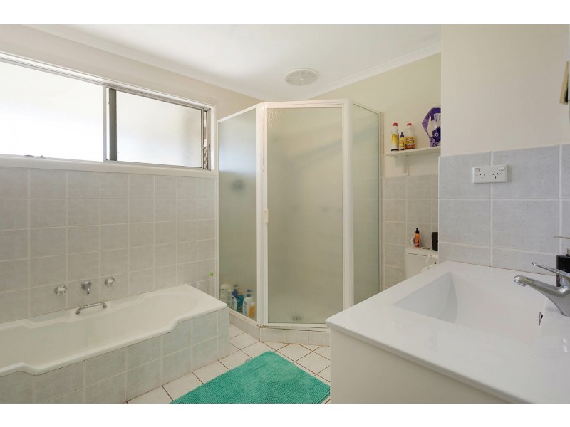 4 Baker Street, Bega NSW 2550