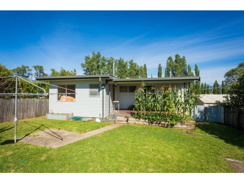 4 Baker Street, Bega NSW 2550