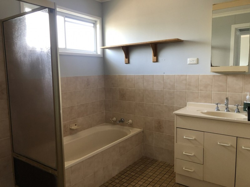 83 Valley Street, Bega NSW 2550