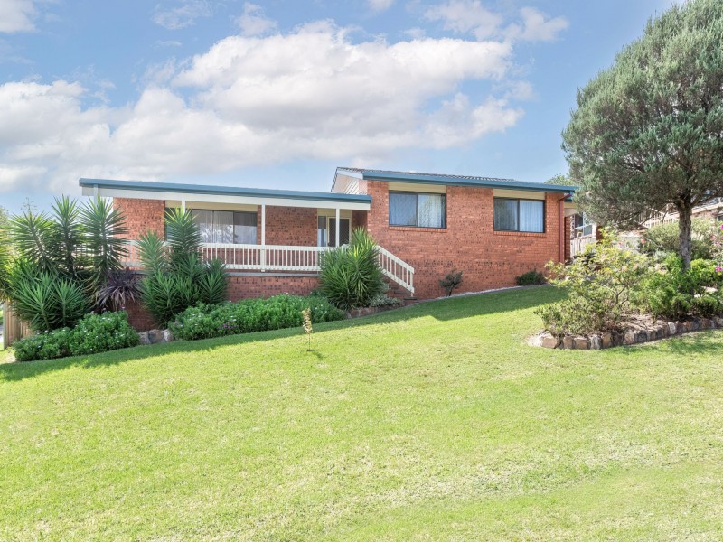 16 Laws Drive, Bega NSW 2550