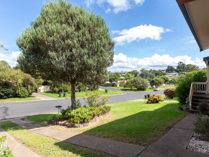 16 Laws Drive, Bega NSW 2550