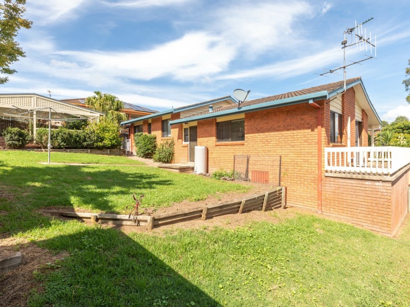 16 Laws Drive, Bega NSW 2550