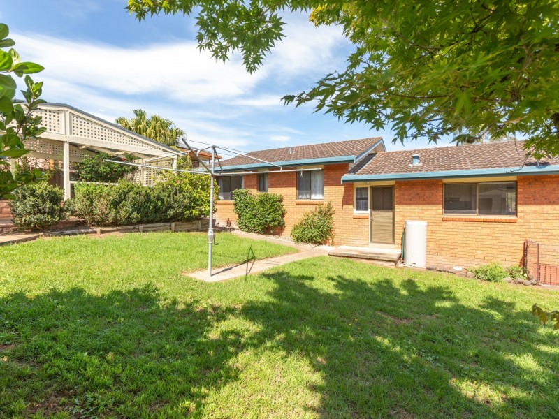 16 Laws Drive, Bega NSW 2550