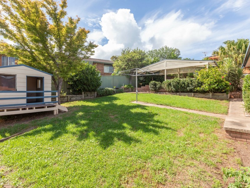 16 Laws Drive, Bega NSW 2550