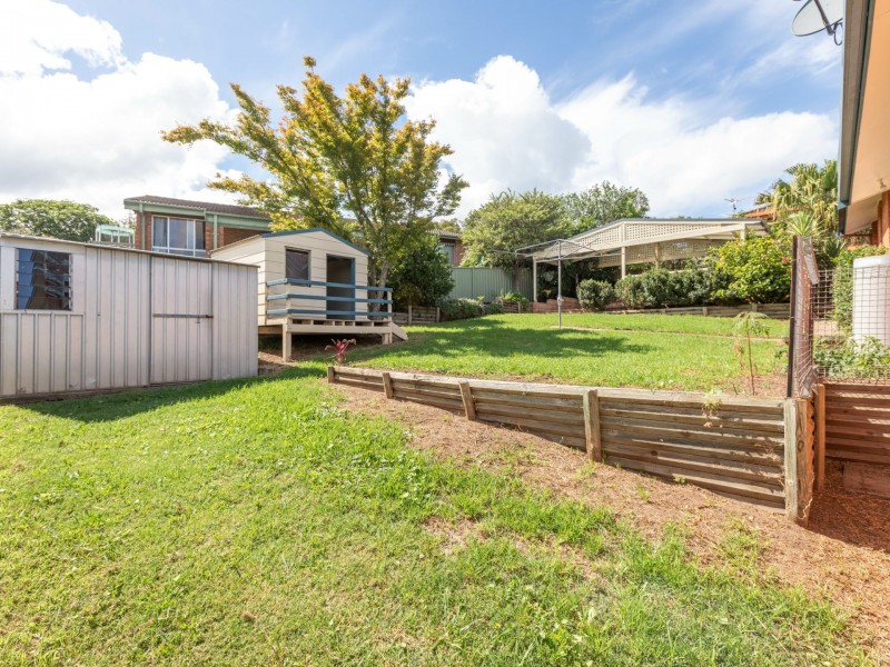 16 Laws Drive, Bega NSW 2550