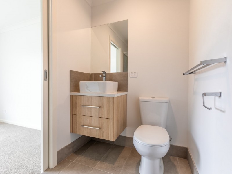 1/2 Kurrajong Crescent, Kalaru NSW 2550