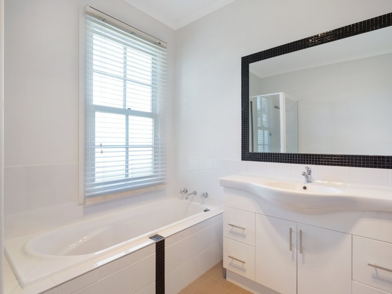 55 Carp Street, Bega NSW 2550