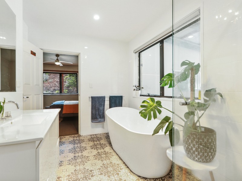 6 Bellbird Court, Wolumla NSW 2550