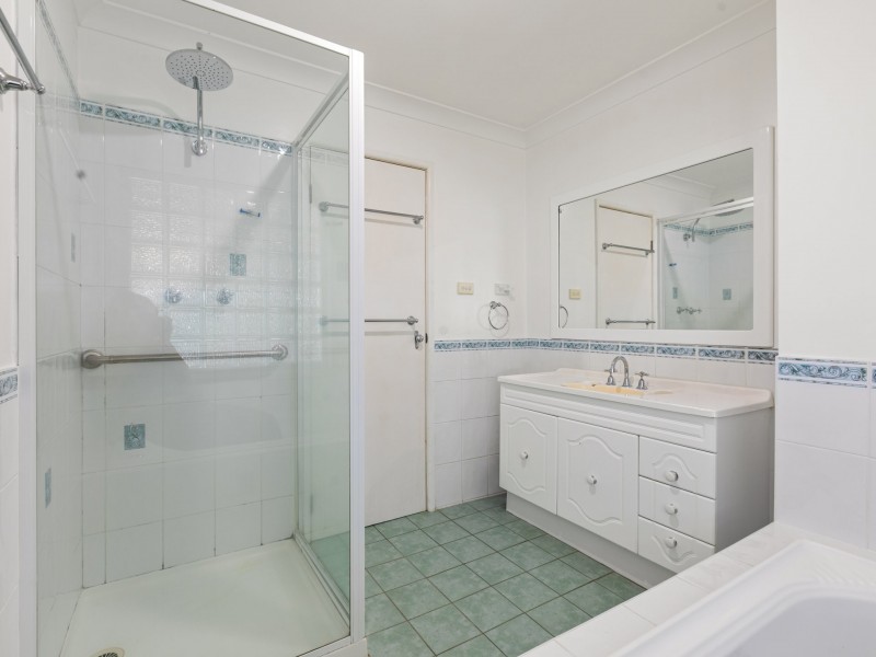 5 Bunyarra Drive, Bega NSW 2550