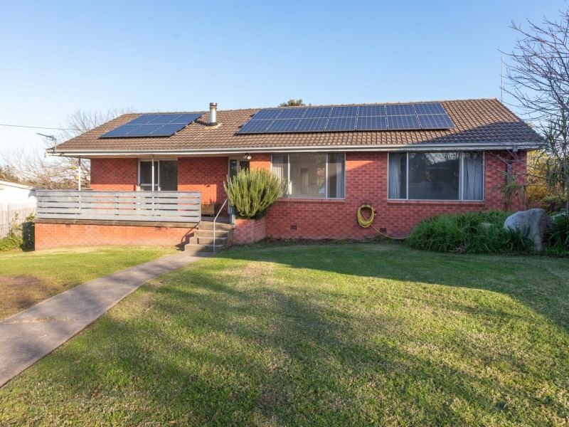 30 Belmore Street, Bega NSW 2550