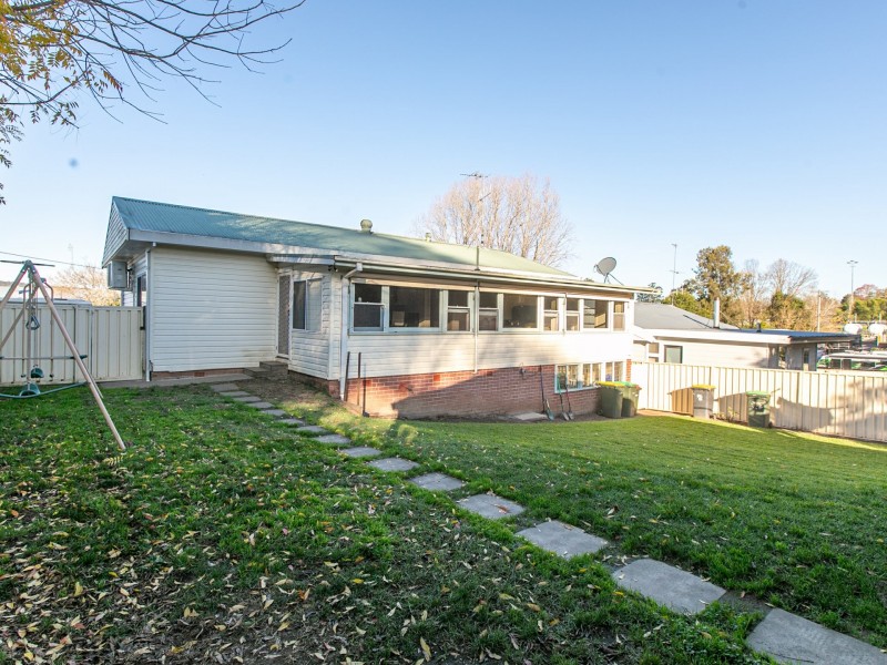 27 Gordon Street, Bega NSW 2550