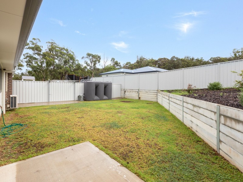 1/2 Kurrajong Crescent, Kalaru NSW 2550