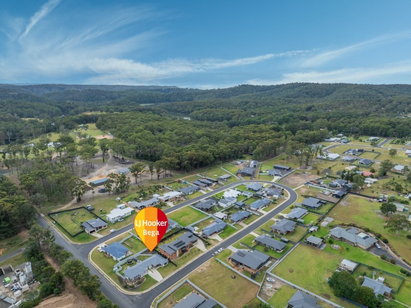 1/2 Kurrajong Crescent, Kalaru NSW 2550