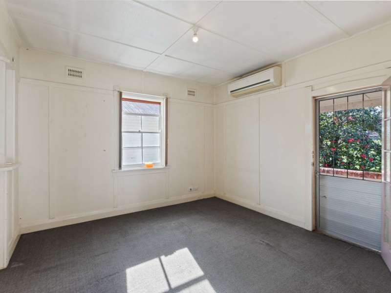 27 Parker Street, Bega NSW 2550