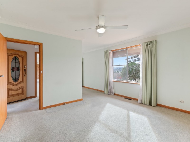 13 Tathra Road, Bega NSW 2550