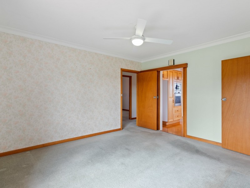 13 Tathra Road, Bega NSW 2550