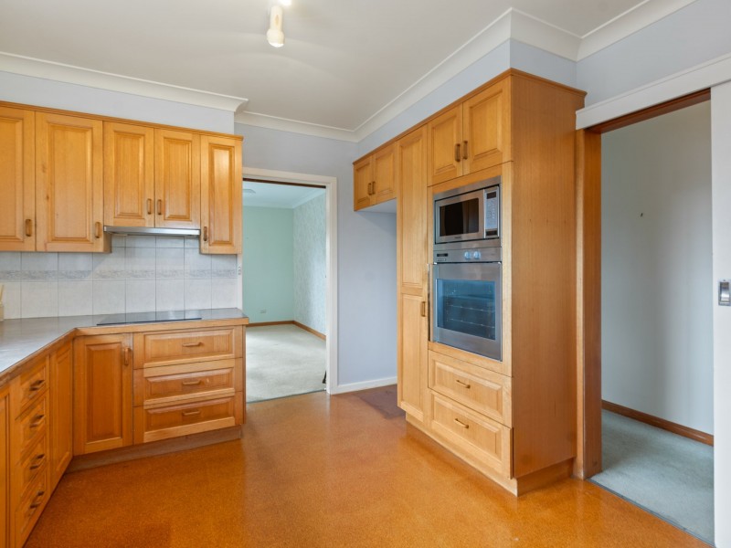 13 Tathra Road, Bega NSW 2550