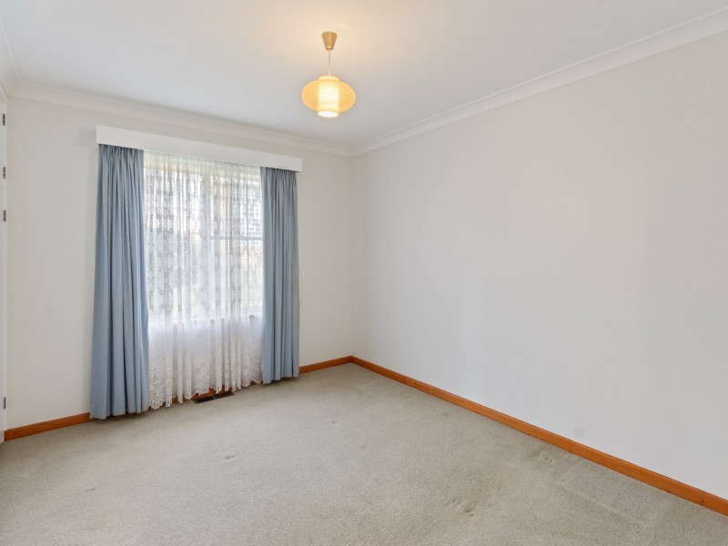 13 Tathra Road, Bega NSW 2550