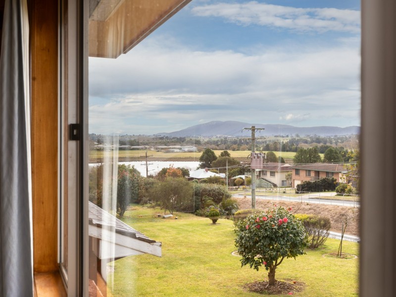13 Tathra Road, Bega NSW 2550