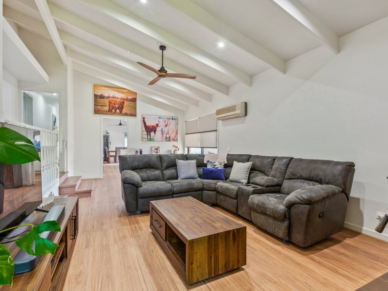 15 Laws Drive, Bega NSW 2550