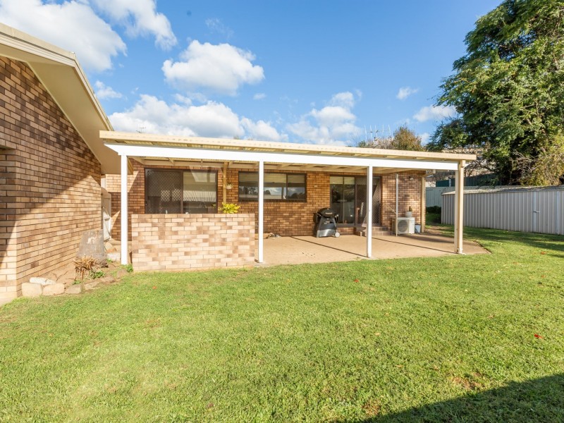 15 Laws Drive, Bega NSW 2550