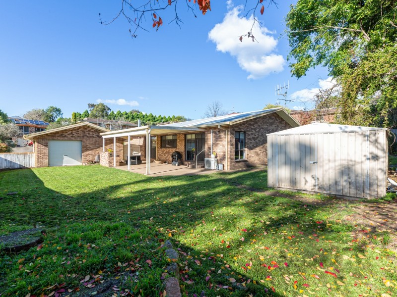 15 Laws Drive, Bega NSW 2550