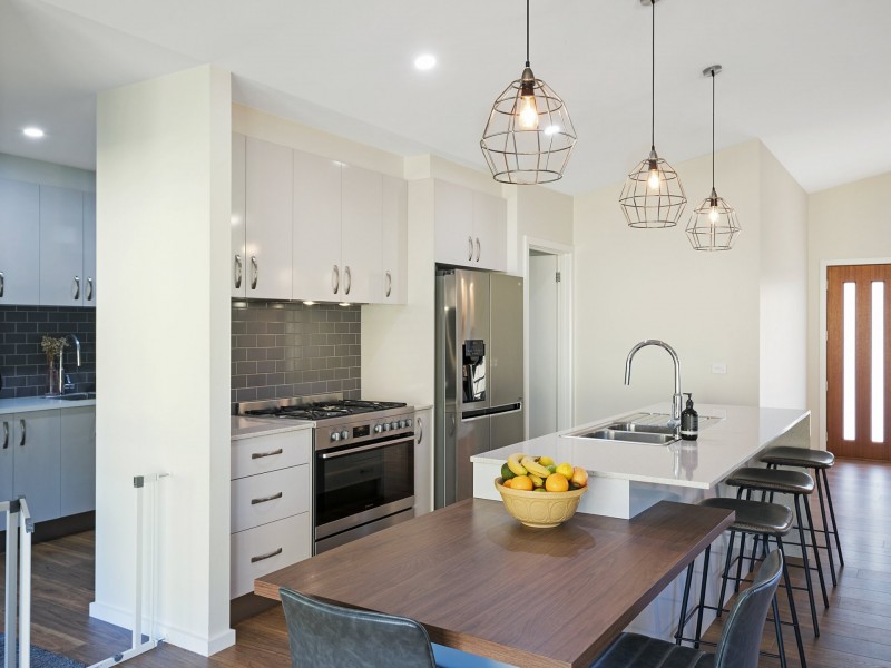 7 Mount Pleasant Road, Bega NSW 2550