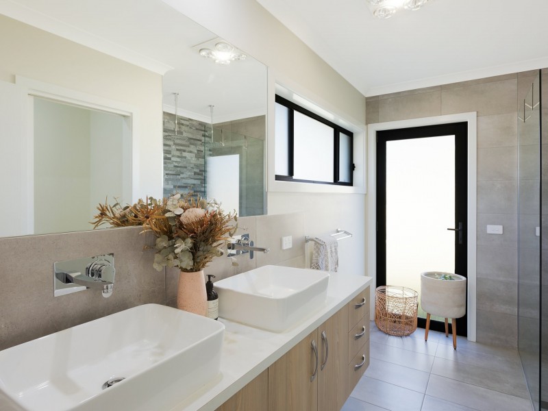 7 Mount Pleasant Road, Bega NSW 2550