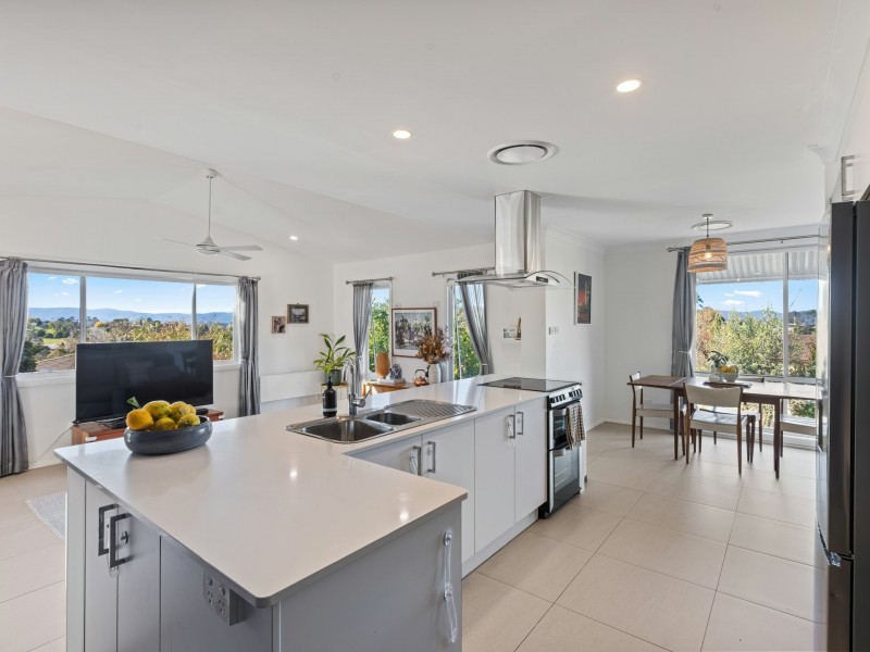 1 Goldberg Place, Bega NSW 2550