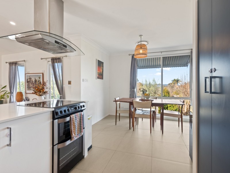 1 Goldberg Place, Bega NSW 2550