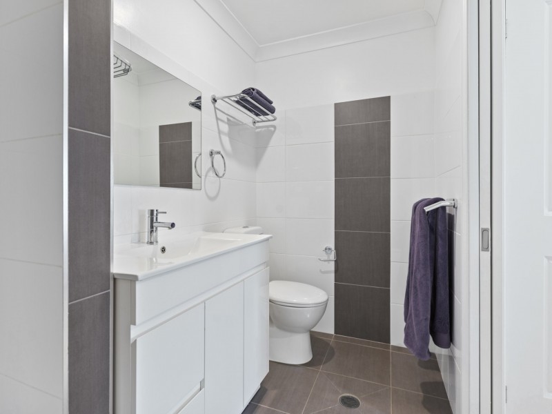 1 Goldberg Place, Bega NSW 2550