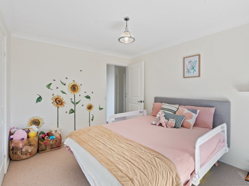 1 Goldberg Place, Bega NSW 2550