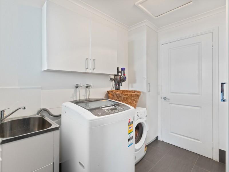 1 Goldberg Place, Bega NSW 2550