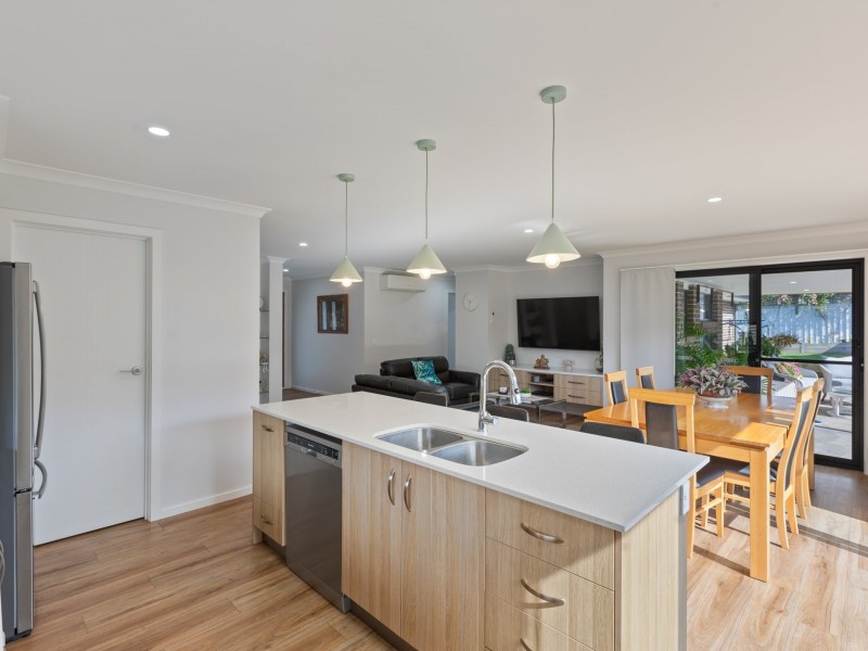 8 Kurrajong Crescent, Kalaru NSW 2550