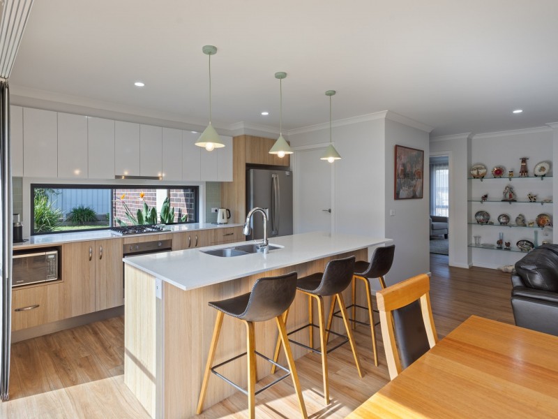 8 Kurrajong Crescent, Kalaru NSW 2550