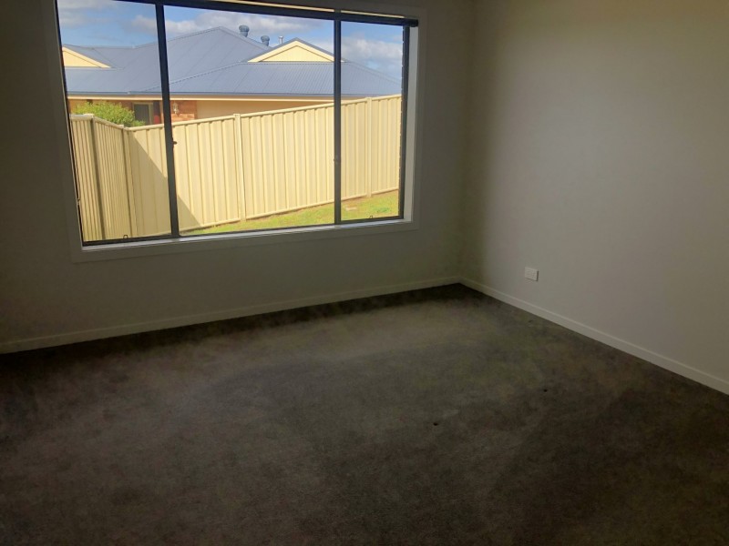 17 Thawa Close, Bega NSW 2550